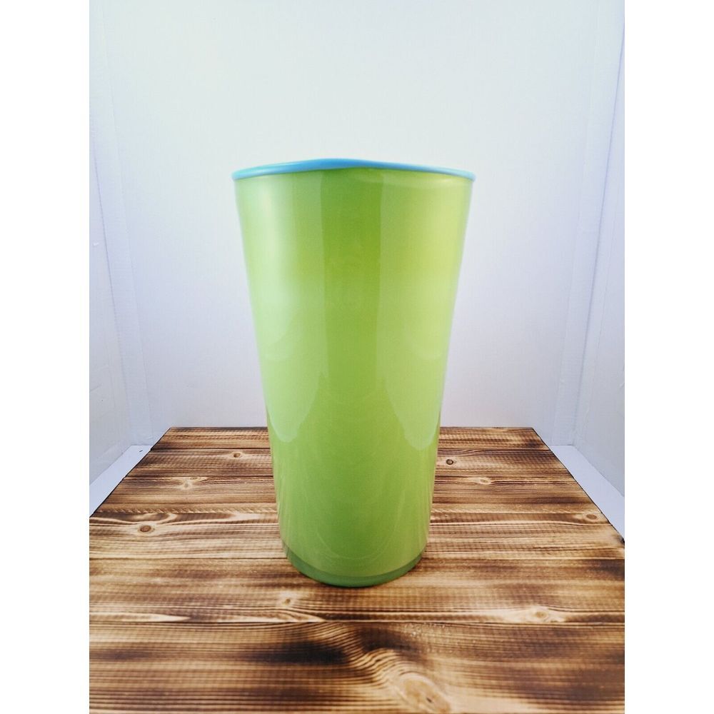Art Glass Hand Blown Cased Vase, Lime Green In Color With Rim‎ Trimmed Blue - Picture 4 of 10